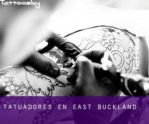 Tatuadores en East Buckland