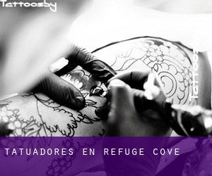 Tatuadores en Refuge Cove